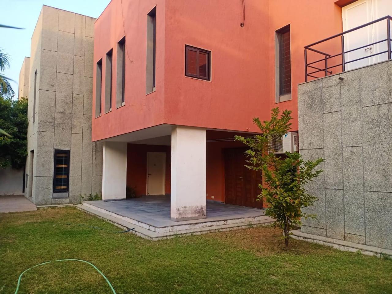 Villa-Safal Amrakunj 阿穆达巴 外观 照片