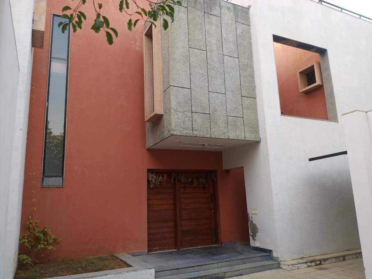 Villa-Safal Amrakunj 阿穆达巴 外观 照片